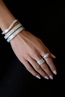 Outlet BAGUETTE DIAMOND WAVE BANGLE Bangles