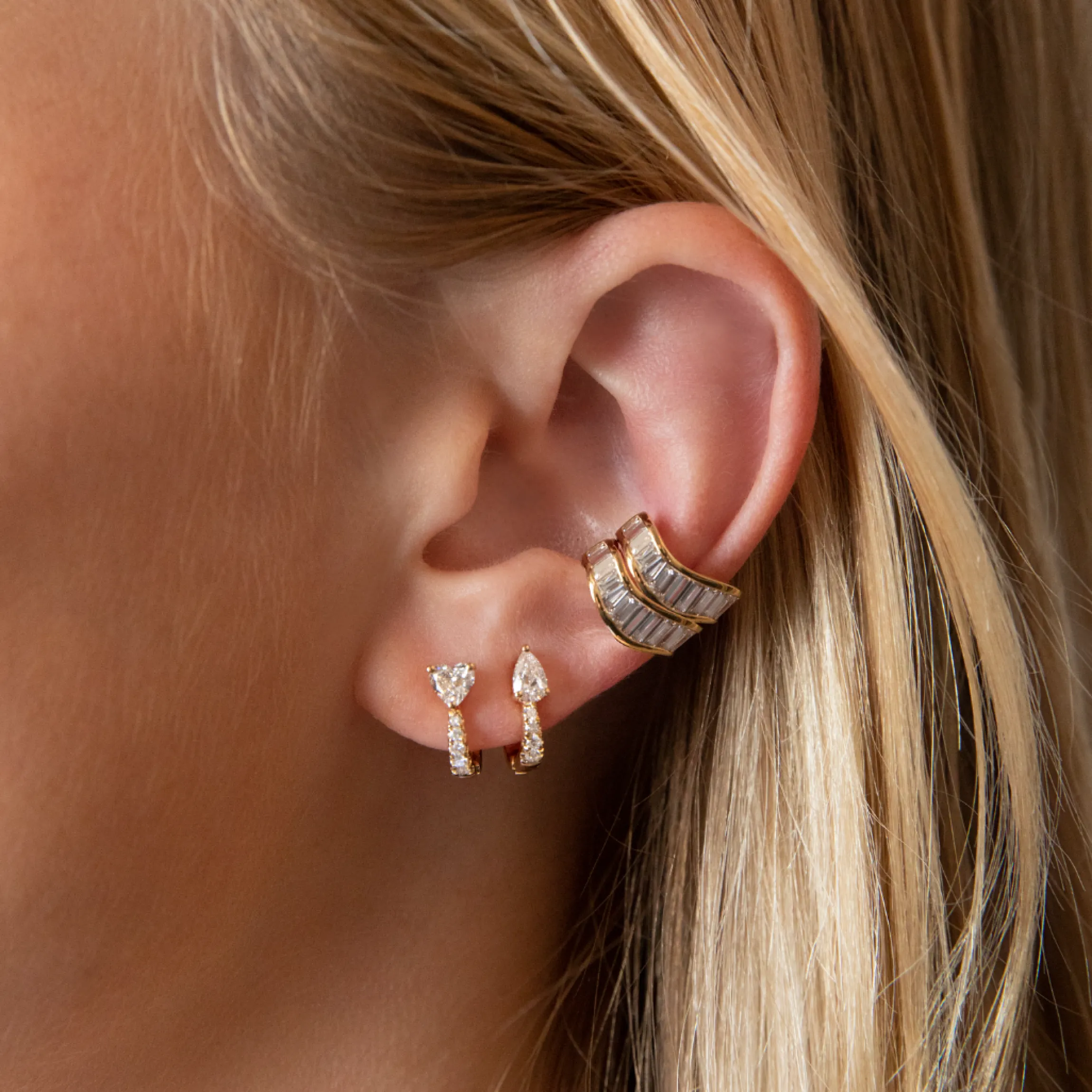 Store FLAT PAVE DIAMOND HUGGIES WITH HEART DIAMONDS Huggies
