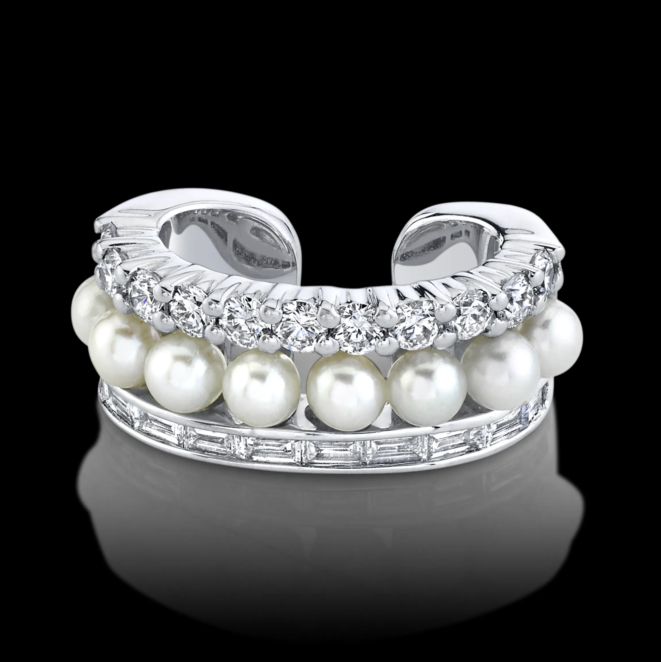 Best Sale PEARL AND DIAMOND LOLA EAR CUFF Ear Cuffs