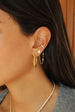 Store SINGLE ROW DIAMOND EAR CUFF WITH DIAMOND CHAIN Ear Cuffs