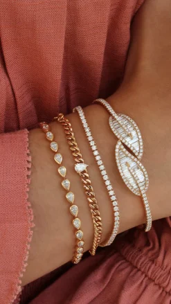 Sale SMALL CUBAN LINK BRACELET WITH PEAR DIAMOND CENTER Chain Link